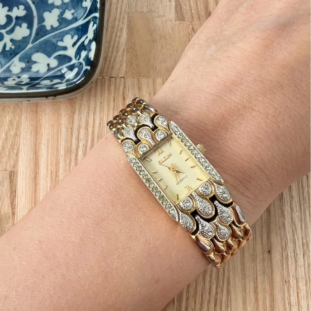 Elgin ladies rectangular gold tone bracelet dress watch NEW BATTERY